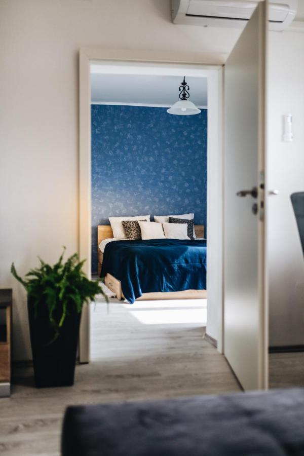 Magas-Lak Apartman Eger Buitenkant foto