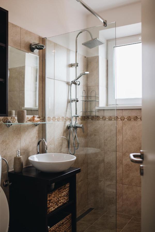 Magas-Lak Apartman Eger Buitenkant foto